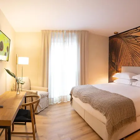 Ciutat De 4* Χιρόνα