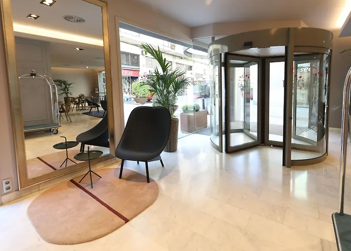 Готель Ciutat De